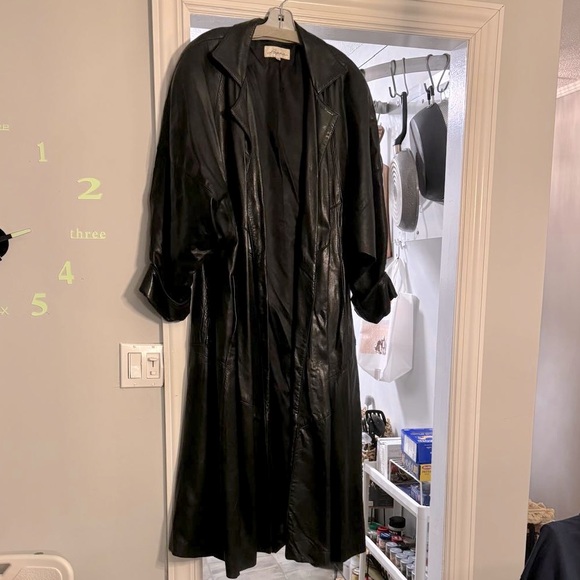 Leather jacket - Picture 1 of 3